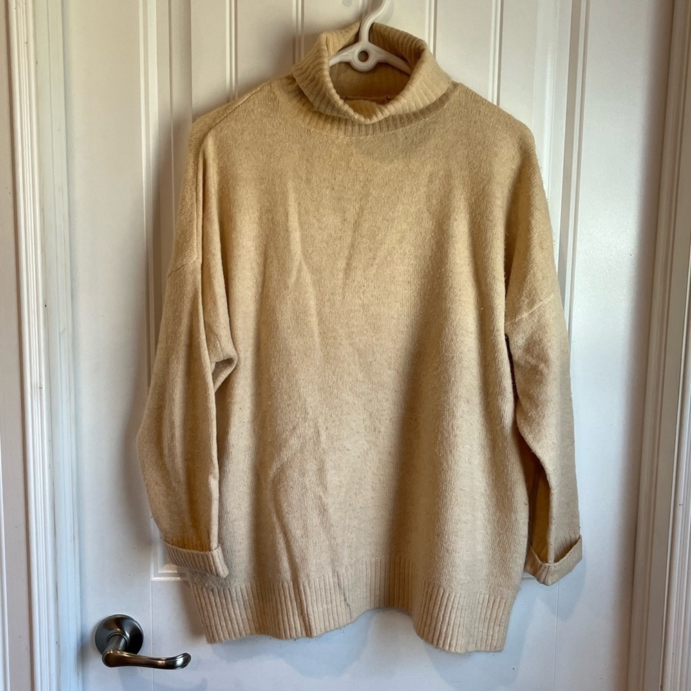 PRIVE Soul Large Turtleneck Sweater Ivory Soft! - Picture 2 of 6